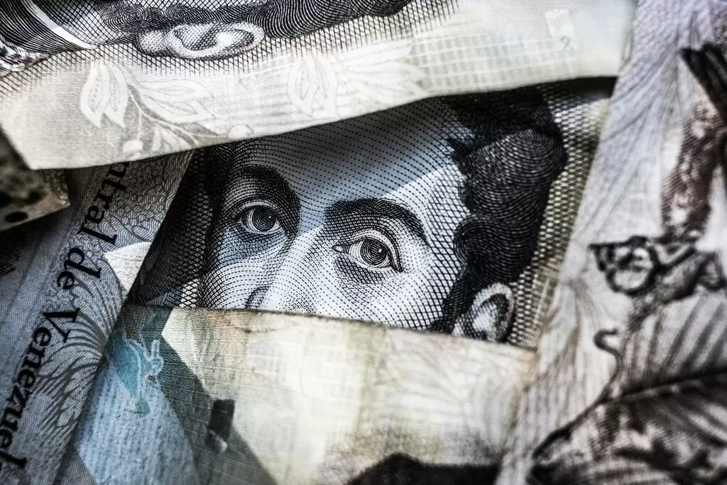 Fintech vs. Traditional Finance: Who’s Winning the Trust War?